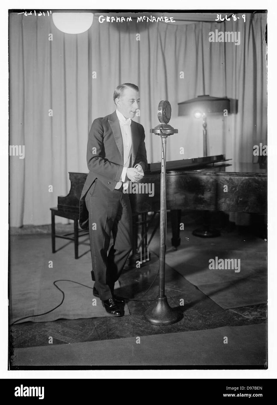 Graham McNamee (LOC Stock Photo Alamy