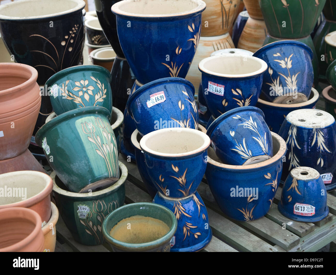 Ceramic pots hi-res stock photography and images - Alamy