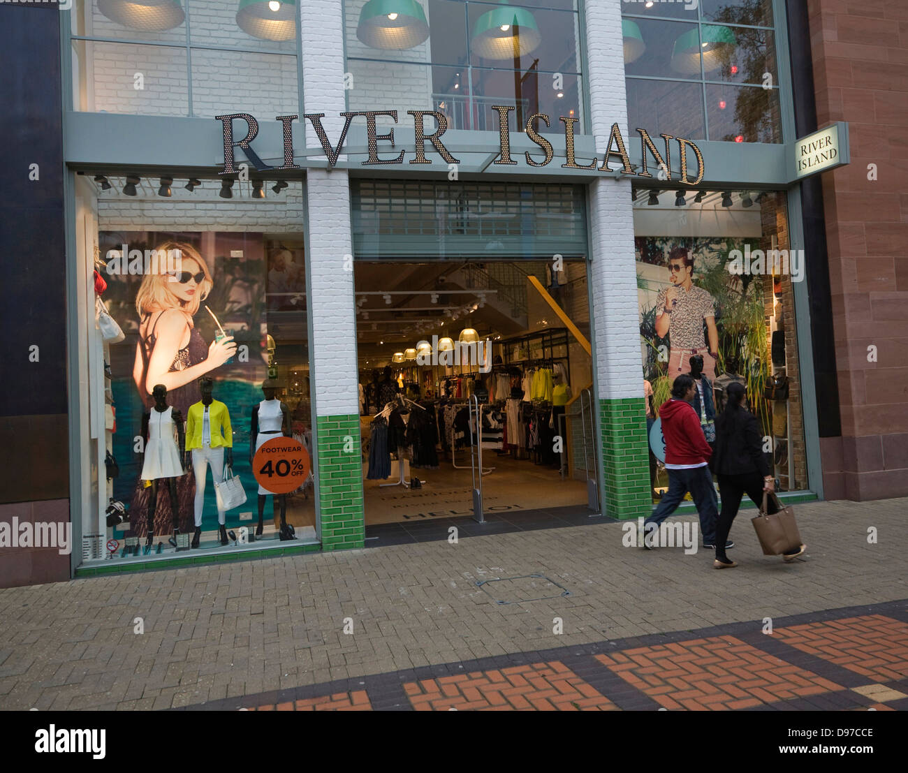 River island clothes hi-res stock photography and images - Alamy