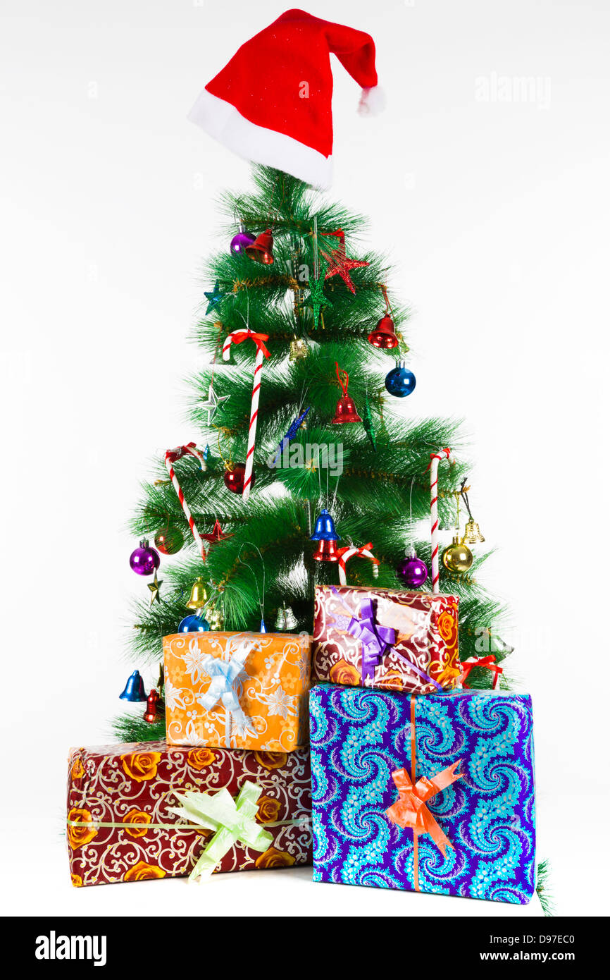 Decorated Christmas tree and presents Stock Photo Alamy