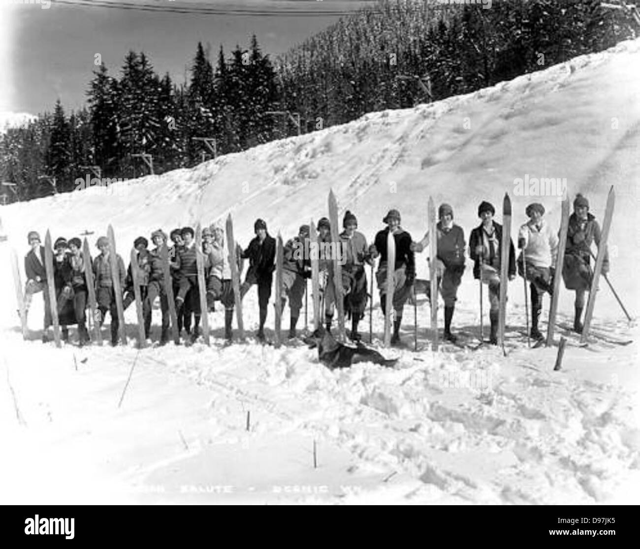 Women snow 1910s hi-res stock photography and images - Alamy