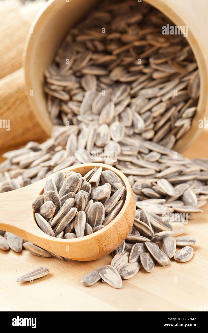 Seeds pile hi-res stock photography and images - Alamy