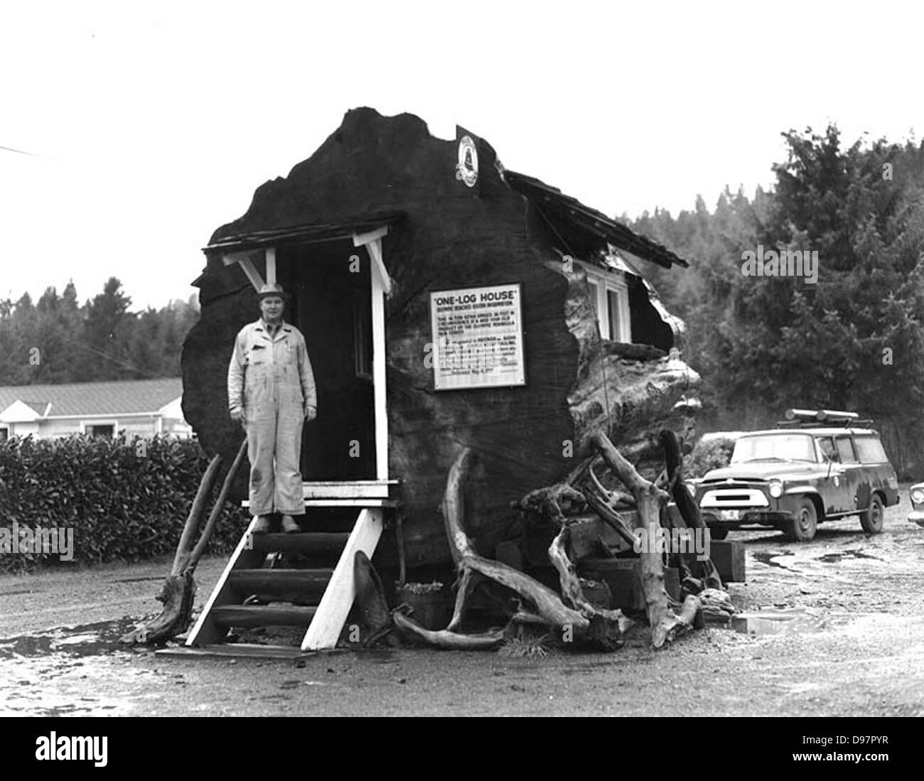 Stump house known as the Onelog House, Hoquiam, Washington Stock Photo