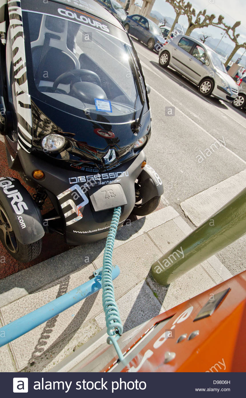 renault-twizy-electric-car-charging-battery-stock-photos-renault
