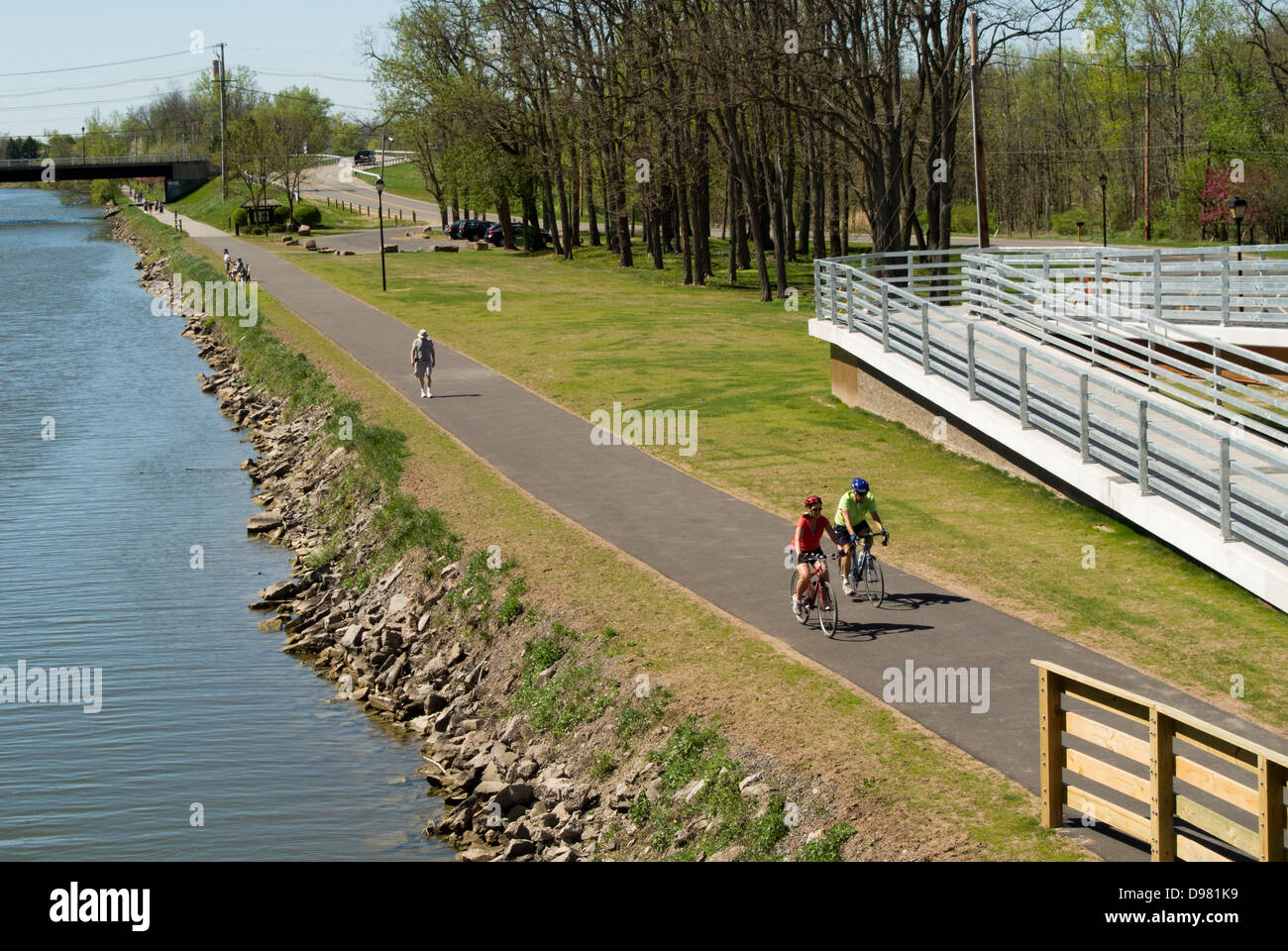 Bicycle path along Erie Canal Stock Photo Alamy