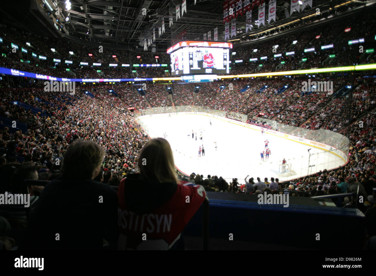 a-montreal-canadiens-hockey-game-inside-the-bell-centre-stock-photo-alamy