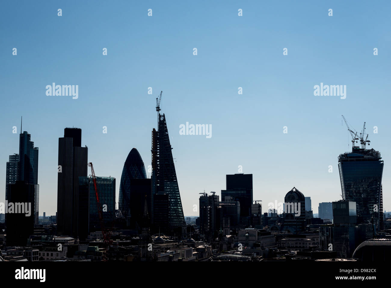 London skyline silhouette hi-res stock photography and images - Alamy