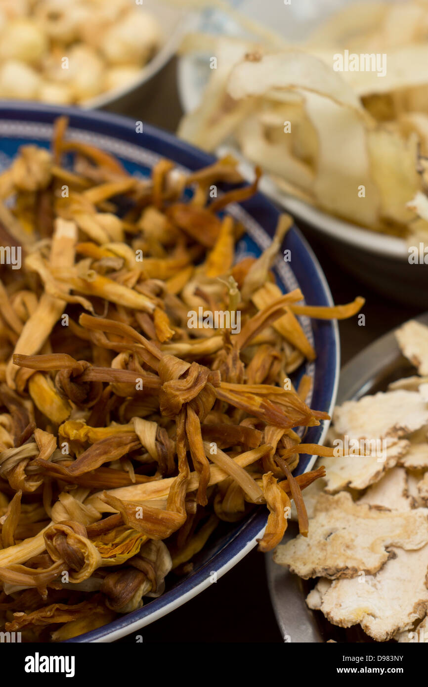 Dried lily flowers and herbs hires stock photography and images Alamy