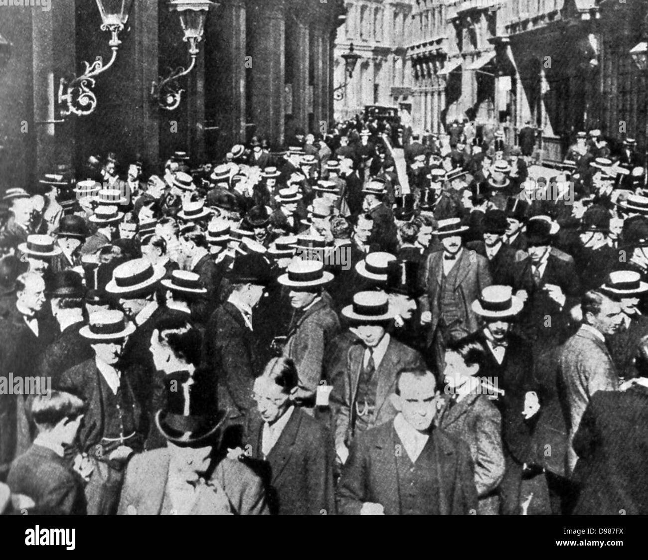 Crowds in financial district, London, during the days of tension. Stock Photo