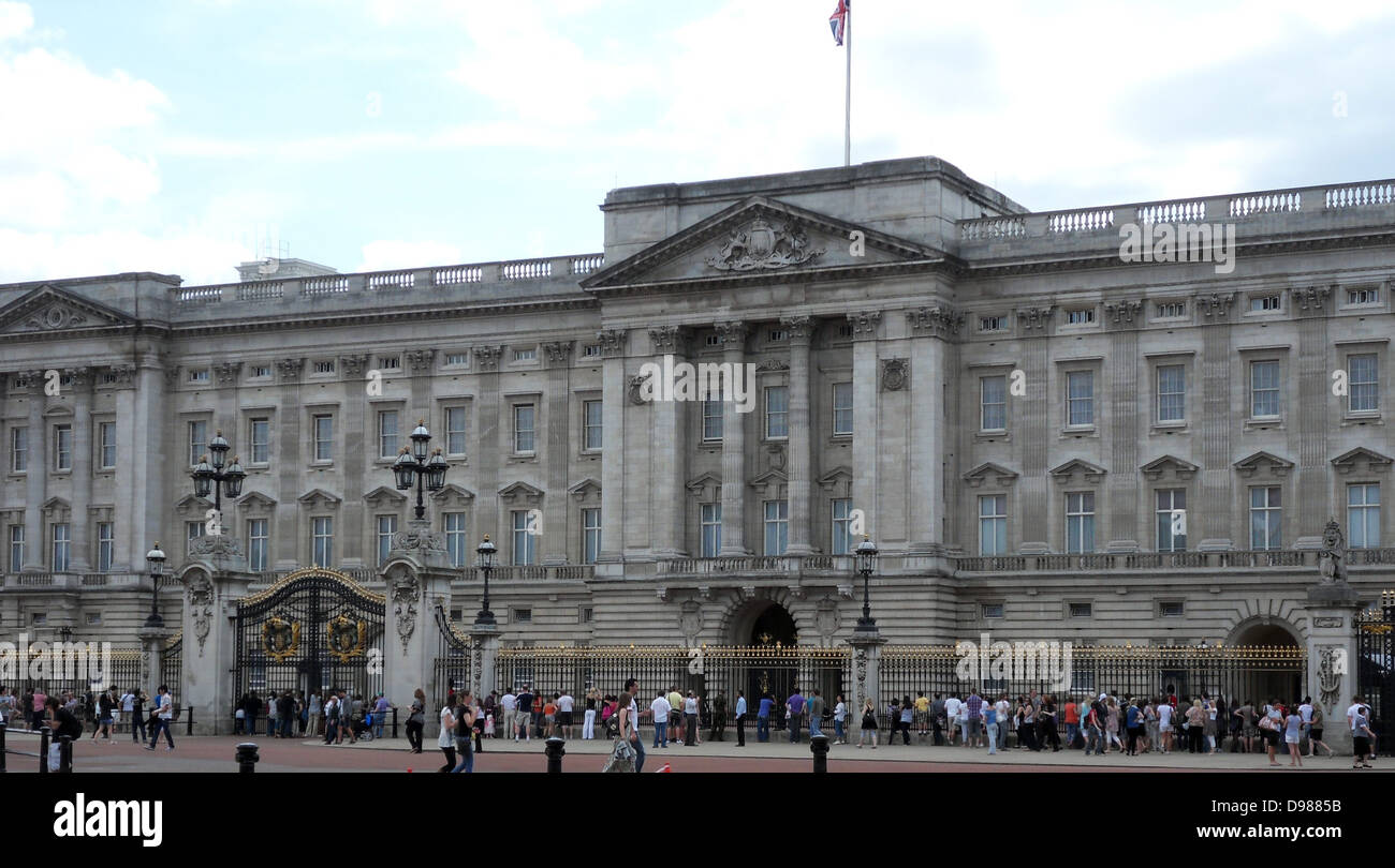 1837 buckingham palace hi-res stock photography and images - Alamy