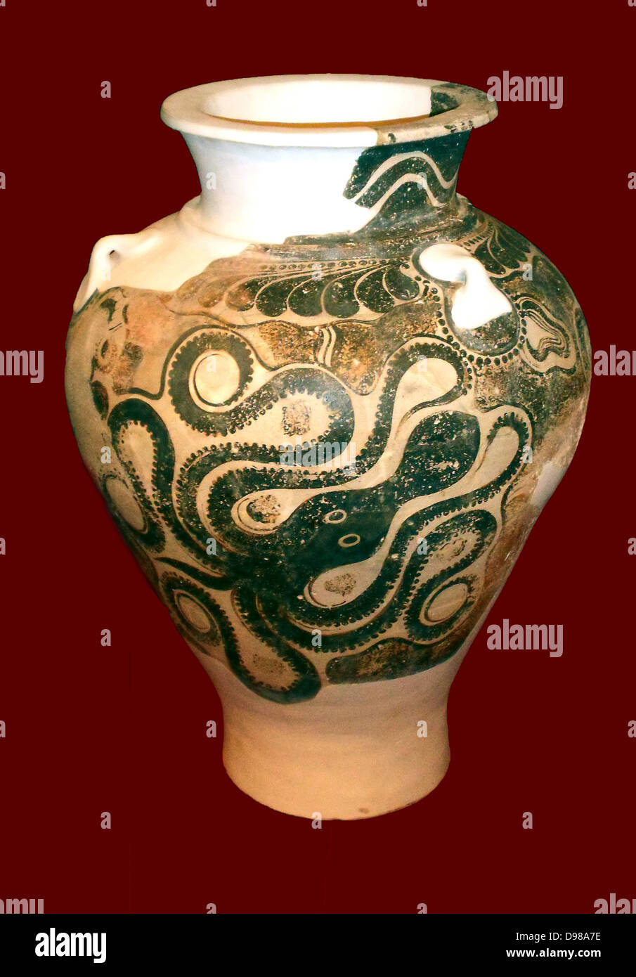 Jar decorated with six-tentacled octopus and murex shells.  Palace at Knossos, Crete, 1450-1400 BC, clay.  Murex shells are the source for the purple-red dye, a popular colourant for textiles across the east Mediterranean. Stock Photo