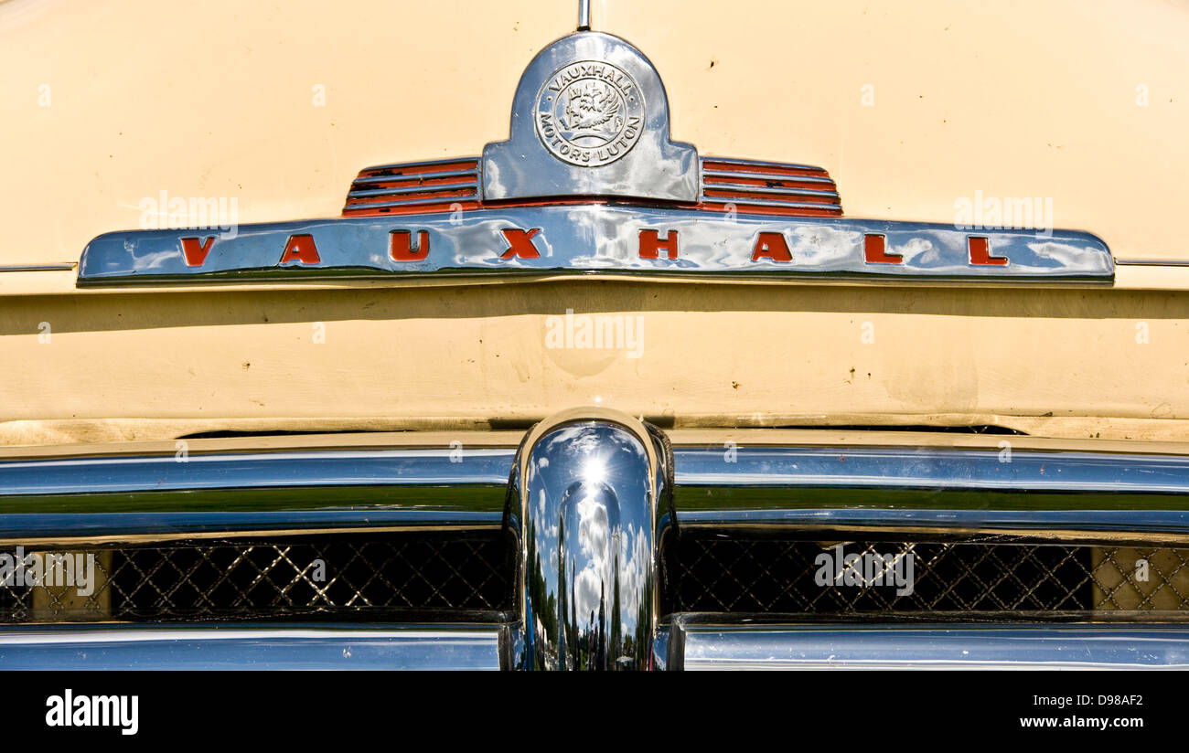 1954 Vauxhall Velox classic British car badge and front bumper Stock Photo