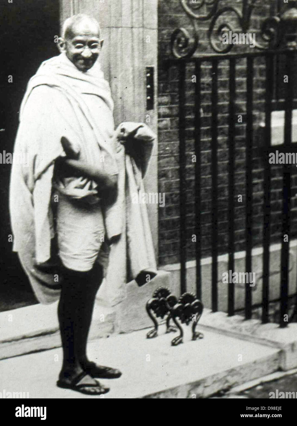 Mahatma K Gandhi (1869-1948) Indian Lawyer and leader of the movement for India's independence, visited Britain in 1931, ,to attend the second Round Table conference. he visited the British Prime Minister, Ramsay MacDonald, at 10 Downing Street. Stock Photo