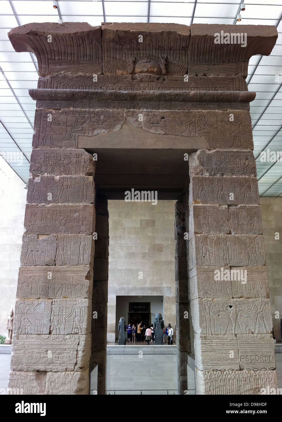 Reconstruction of the Temple of Dendur at the Metropolitan Museum of ...
