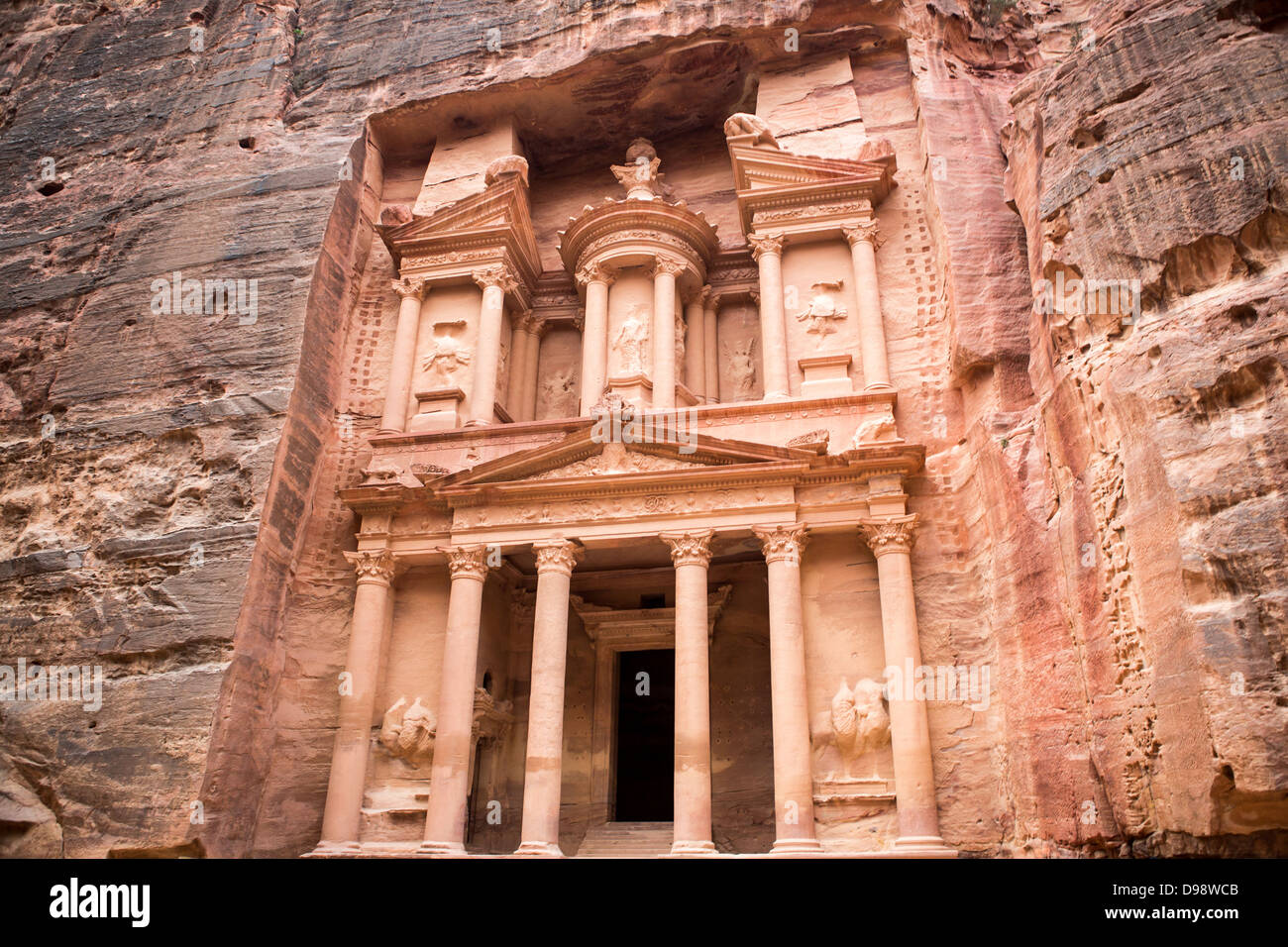 The Treasury monument in the old Nabataean city Petra, Jordan Stock Photo -  Alamy