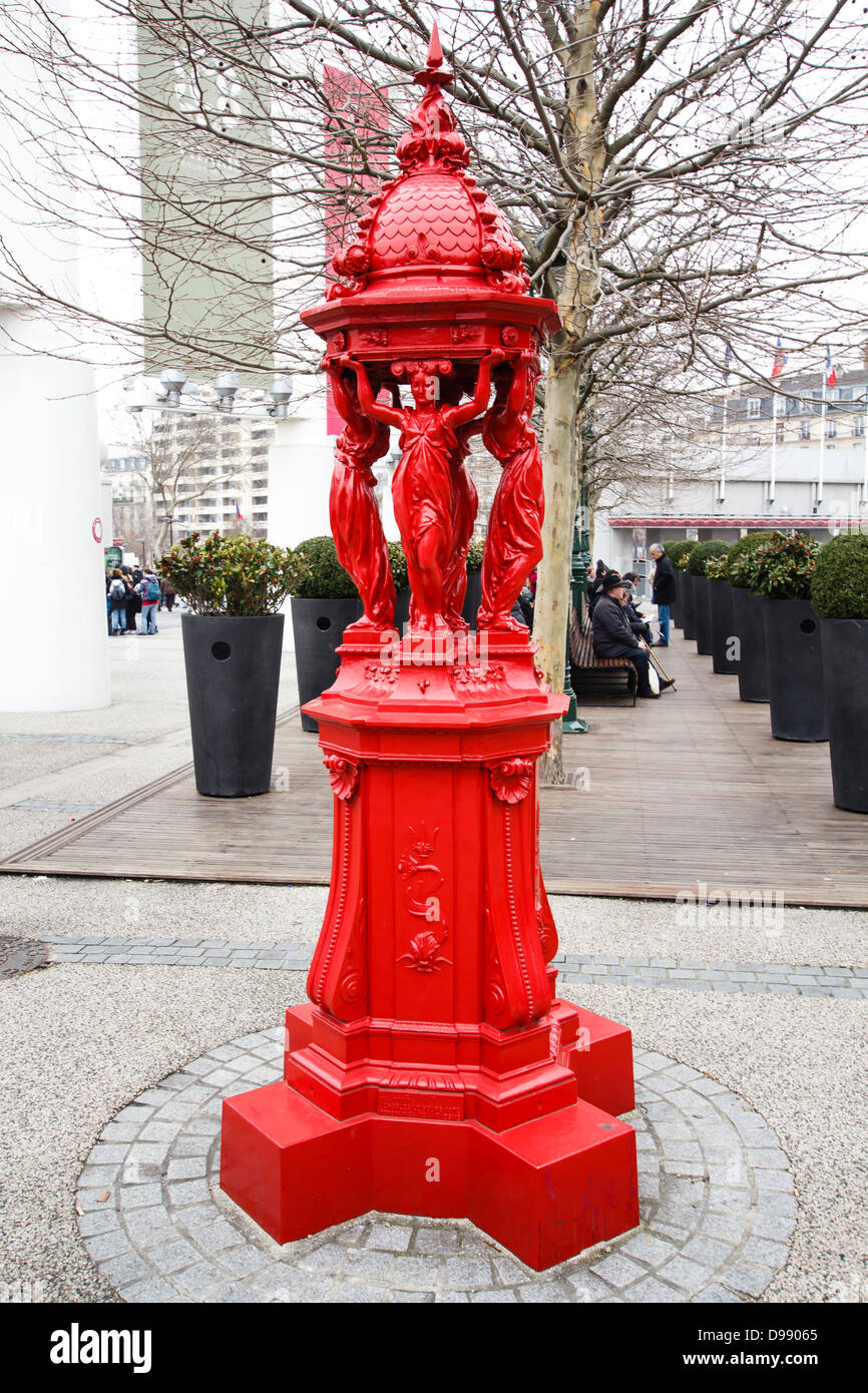 Cast iron drinking fountains hires stock photography and images Alamy