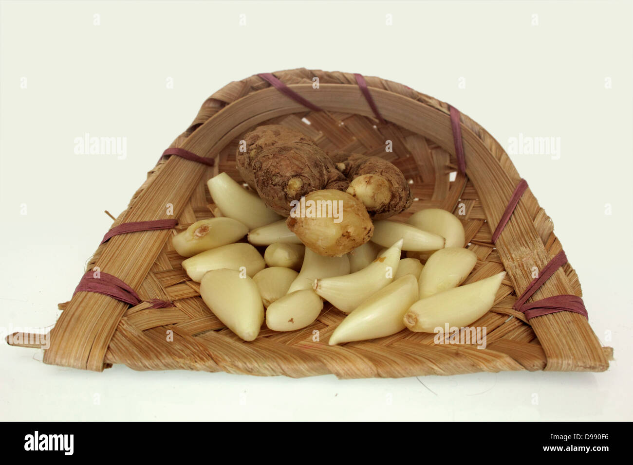 Garlic roots hires stock photography and images Alamy