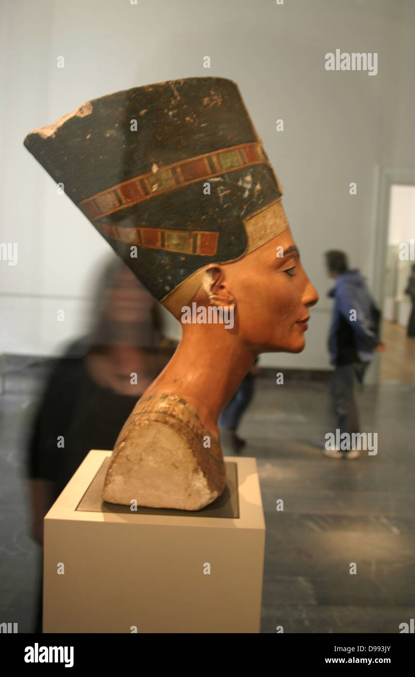 Bust of Nefertiti (c1370- c1330 BC) Great Royal Wife (chief consort) to ...