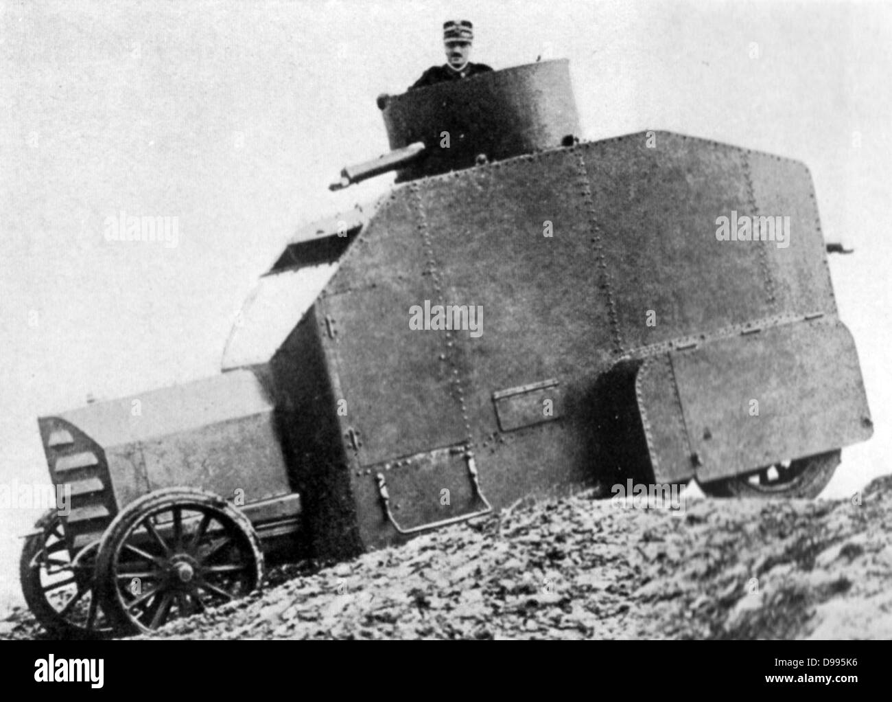 Italian armoured personnel carrier fitted with a gun turret on the roof, c1914.  The armour has been constructed round a production car. Stock Photo