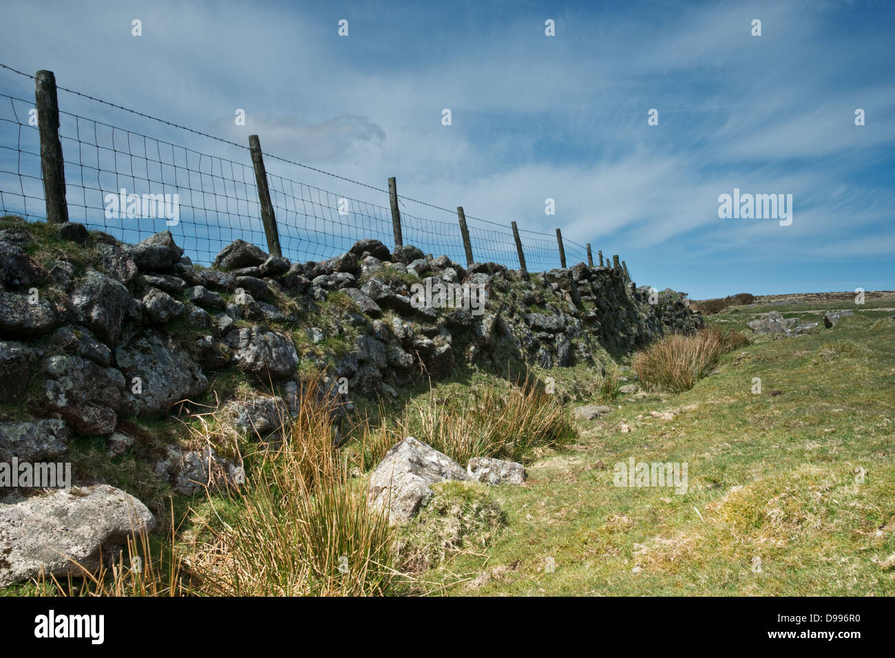 Stone wall fence dartmoor hi-res stock photography and images - Alamy
