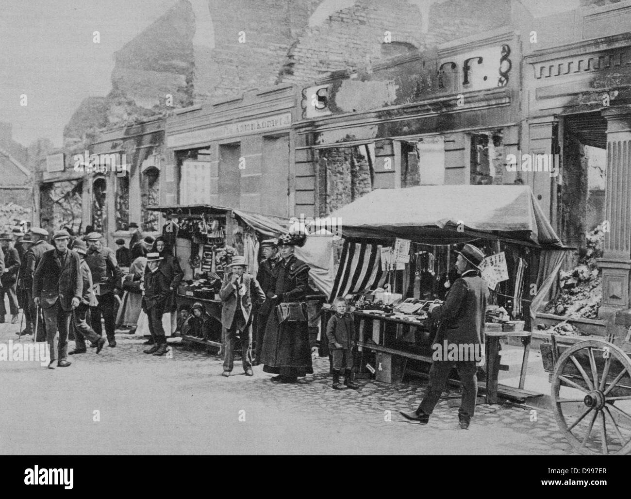 World War I 1914-1918: Street market in the middle of the ruins of Hohenstein (now Olsztynek, Poland), German East Prussia, 1915. Stock Photo