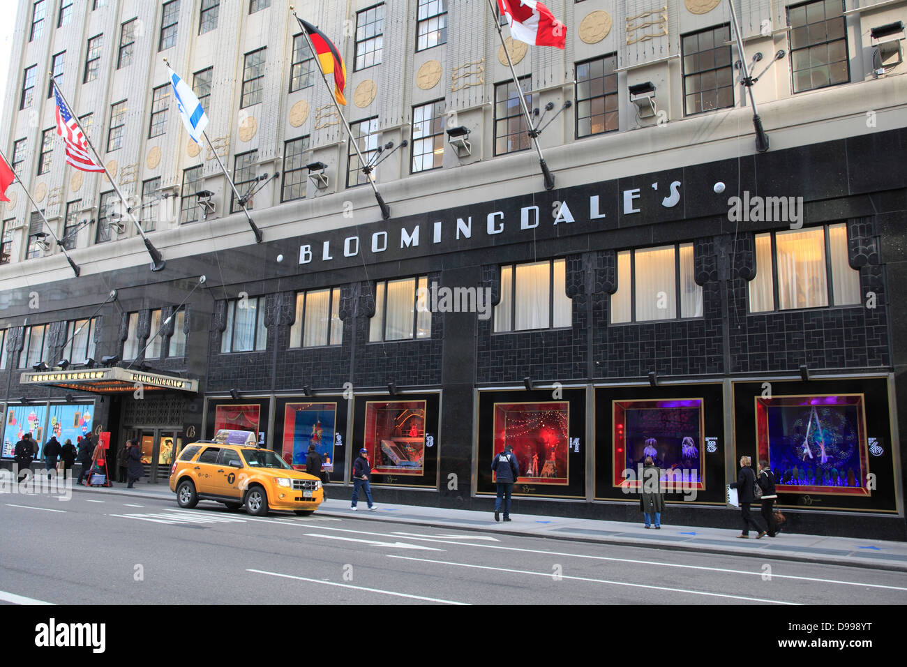 Bloomingdales Department Store, Midtown, Manhattan, New York City Stock Photo: 57367628 - Alamy