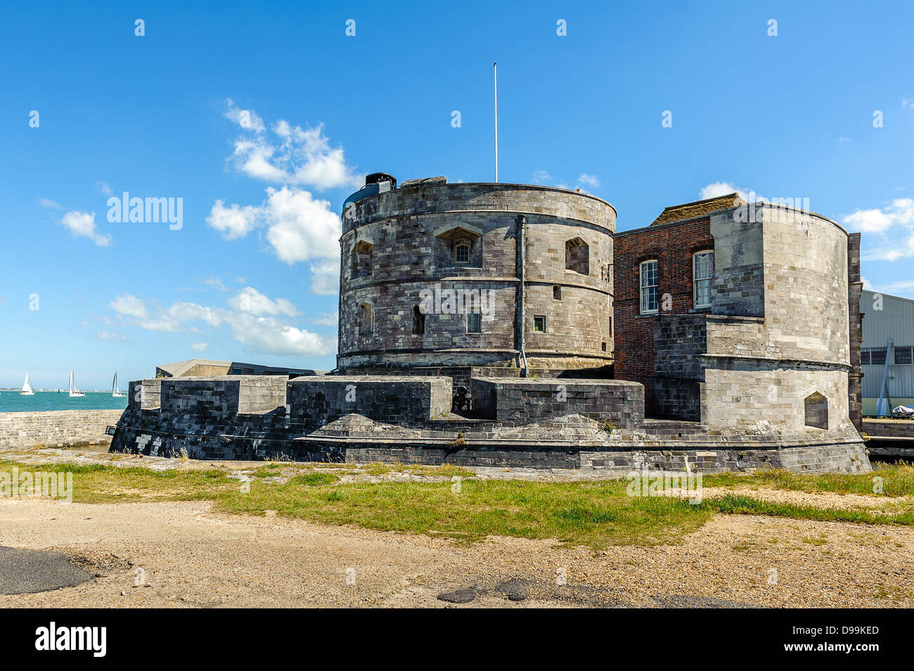 Calshot Castle is one of Henry VIII's device forts, built on Calshot Spit at the Solent near Fawley to guard the entrance to Sou Stock Photo
