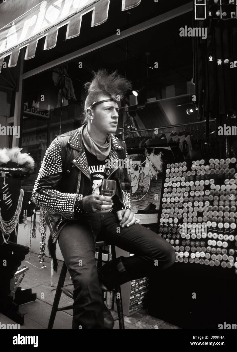 King's Road punk with mohican hairstyle in Chelsea, London, 1981 Stock Photo