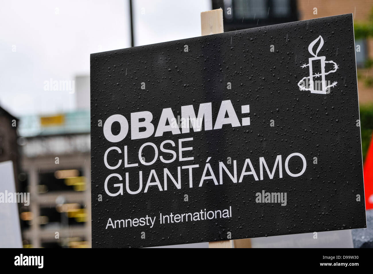 Belfast, Northern Ireland. 15th June 2013. Amnesty International banner calling for President Obama to close Guantanamo bay prison and rendition/detention centre Credit:  Stephen Barnes/Alamy Live News Stock Photo