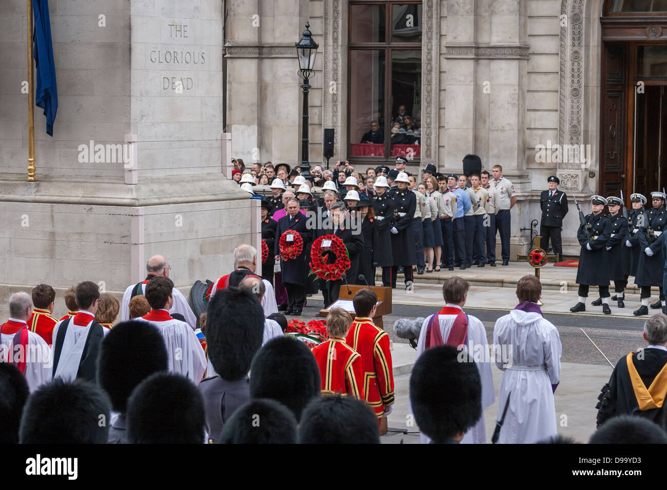 Gordon Brown laying a wreath of poppies at Cenotaph, Whitehall, London on Remembrance Sunday. Stock Photo