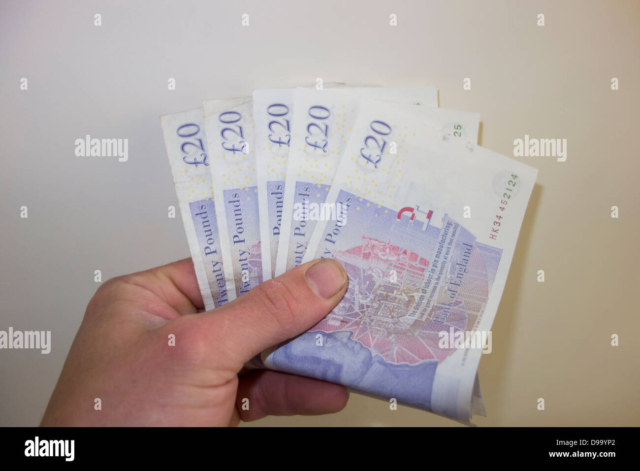 £20 notes totaling £100 GBP Stock Photo - Alamy