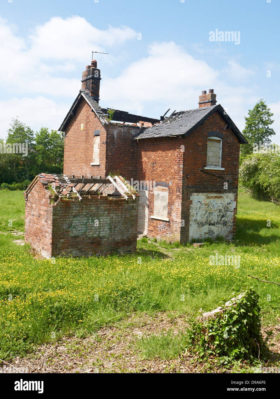 Derelict bricked up Dingle farm in Sandbach Cheshire UK Stock Photo Alamy
