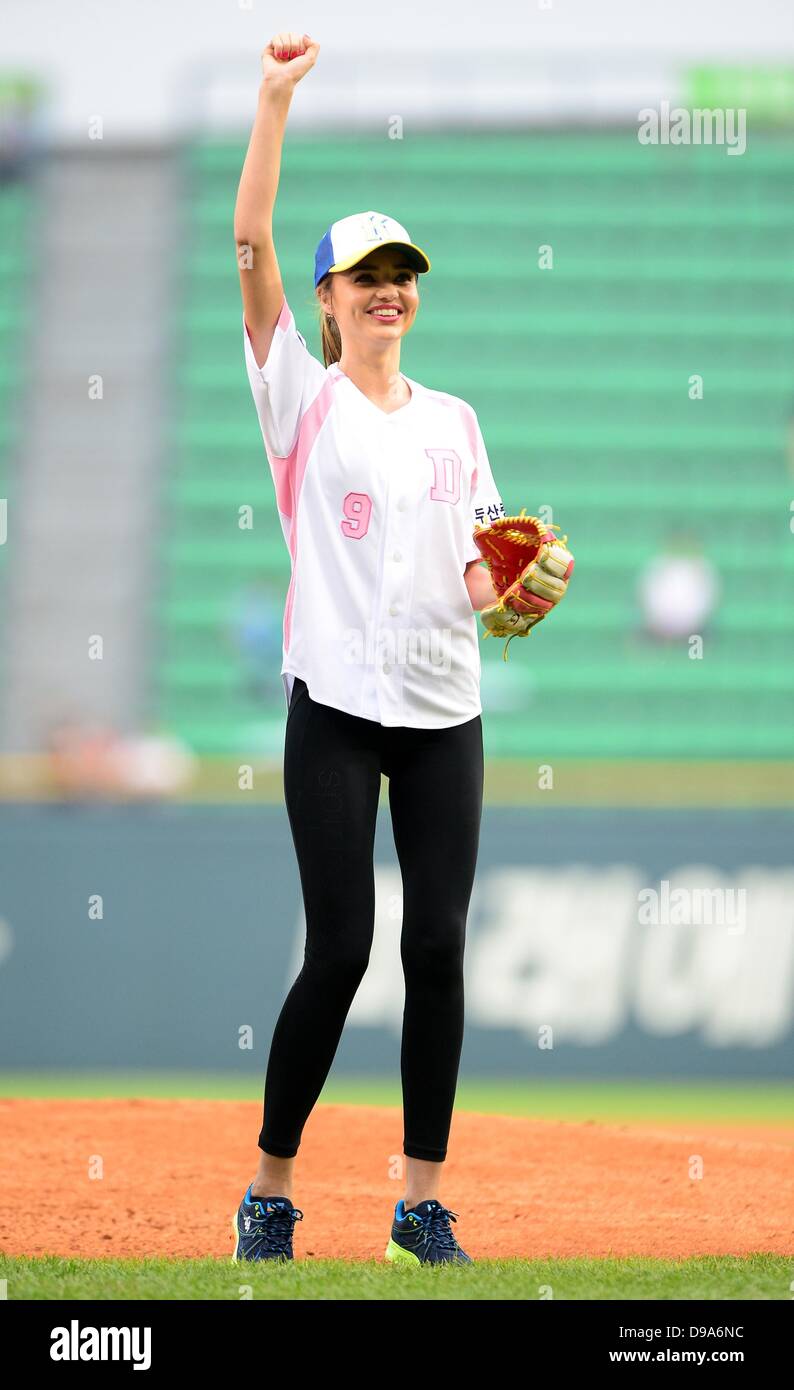 June 13, 2013 - Seoul, SOUTH KOREA - Model Miranda Kerr throws first pitch at Jamsil Baseball Stadium on June 13, 2013 in Seoul, South Korea. (Credit Image: © Janabp/Jana Press/ZUMAPRESS.com) Stock Photo