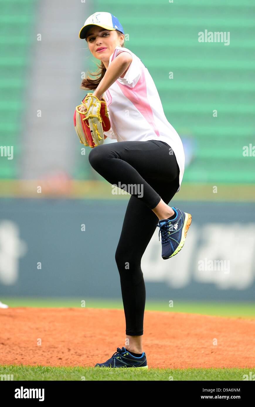 June 13, 2013 - Seoul, SOUTH KOREA - Model Miranda Kerr throws first pitch at Jamsil Baseball Stadium on June 13, 2013 in Seoul, South Korea. (Credit Image: © Janabp/Jana Press/ZUMAPRESS.com) Stock Photo