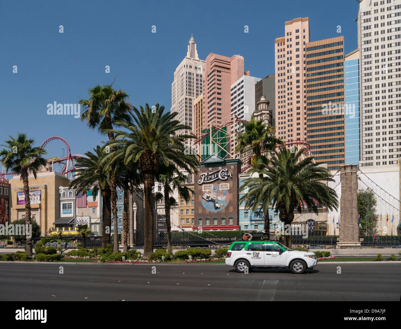 LAS VEGAS.NEVADA, USA JUNE O3, 2013 Taxi Cab on Las Vegas Boulevard Stock Photo Alamy