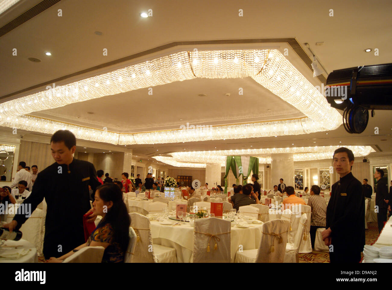 Chinese Banquet Hall Table High Resolution Stock Photography and Images ...