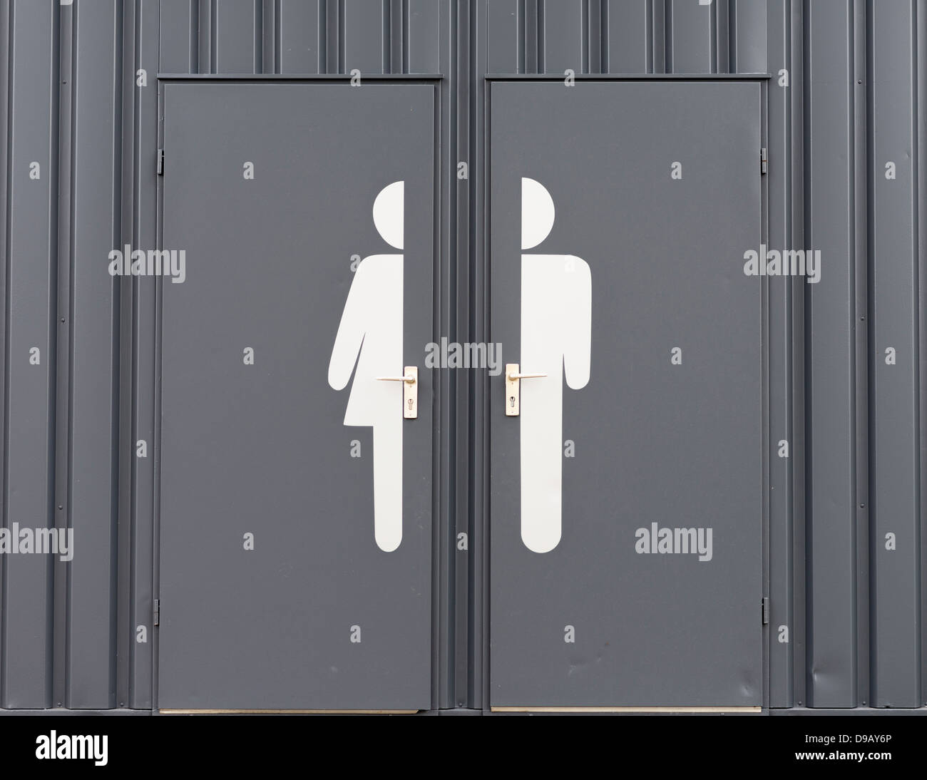 Male and female toilet sign hi-res stock photography and images - Alamy