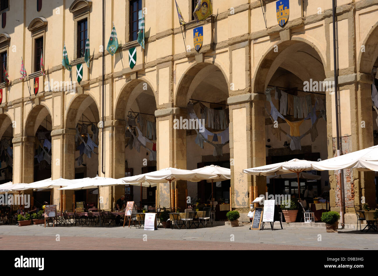 Italy, Tuscany, Arezzo, Piazza Grande, Palazzo delle Logge designed by Giorgio Vasari Stock Photo
