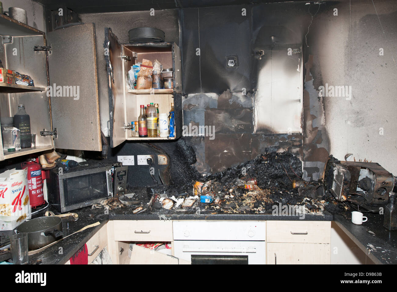 Kitchen Cooker Fire Chip Pan left unattended Stock Photo Alamy