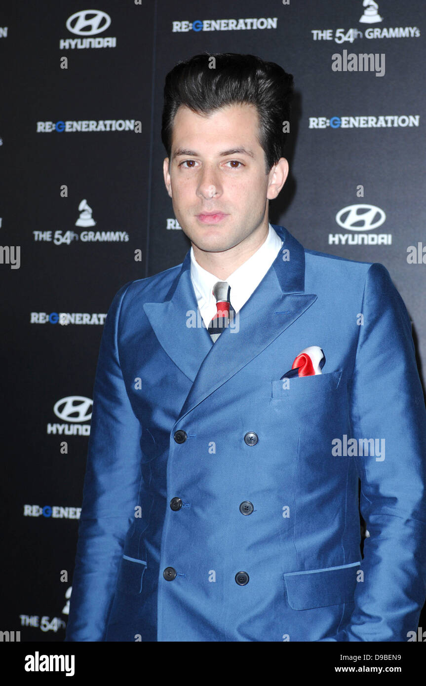 Mark ronson re hi-res stock photography and images - Alamy