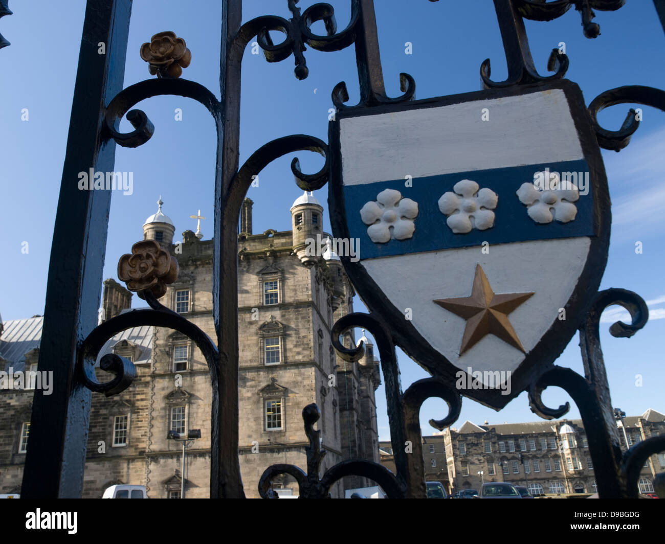 Heriot's School from Greyfriars Kirkyard Stock Photo Alamy