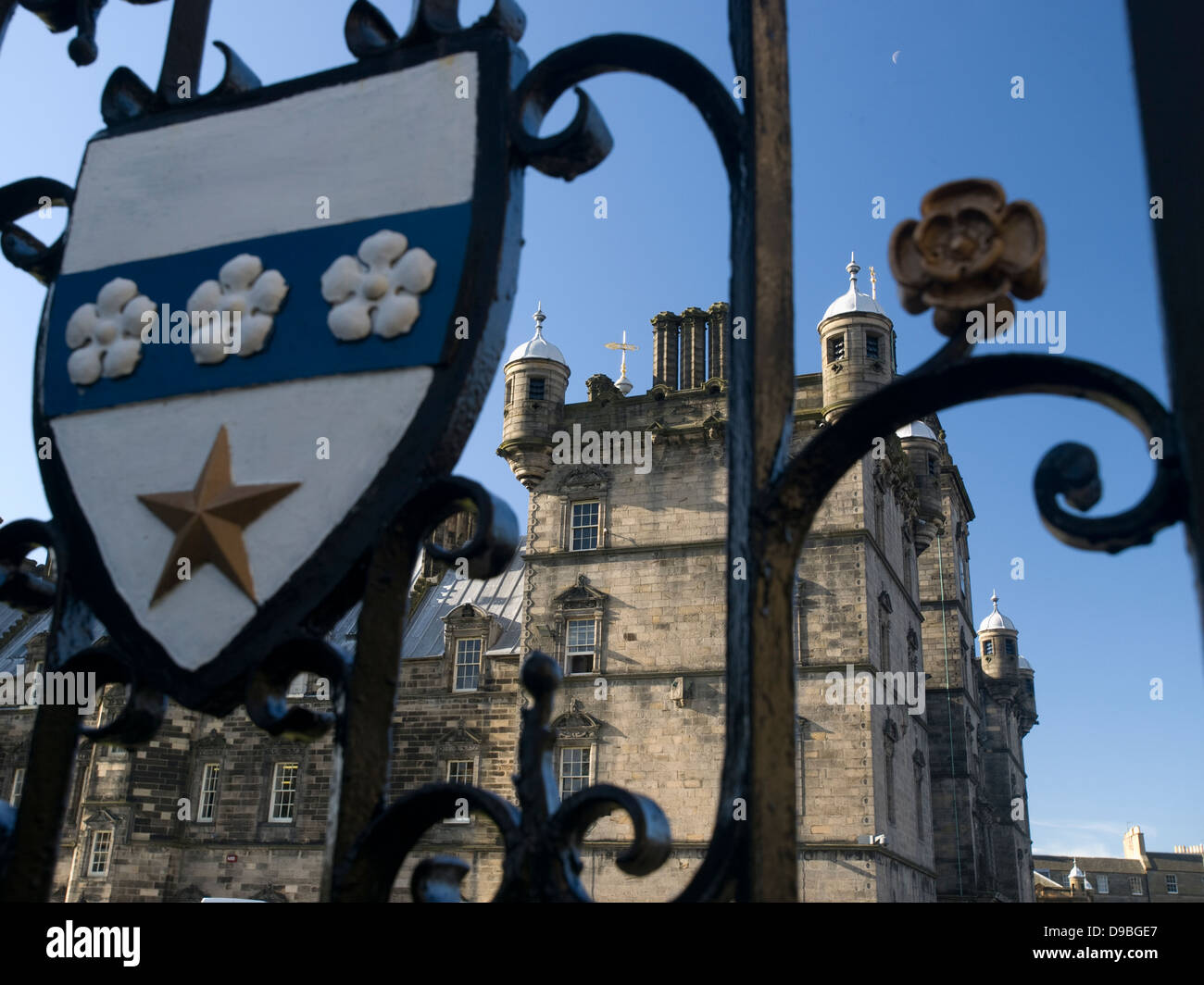 George Heriot's School from Greyfriars Kirkyard Stock Photo