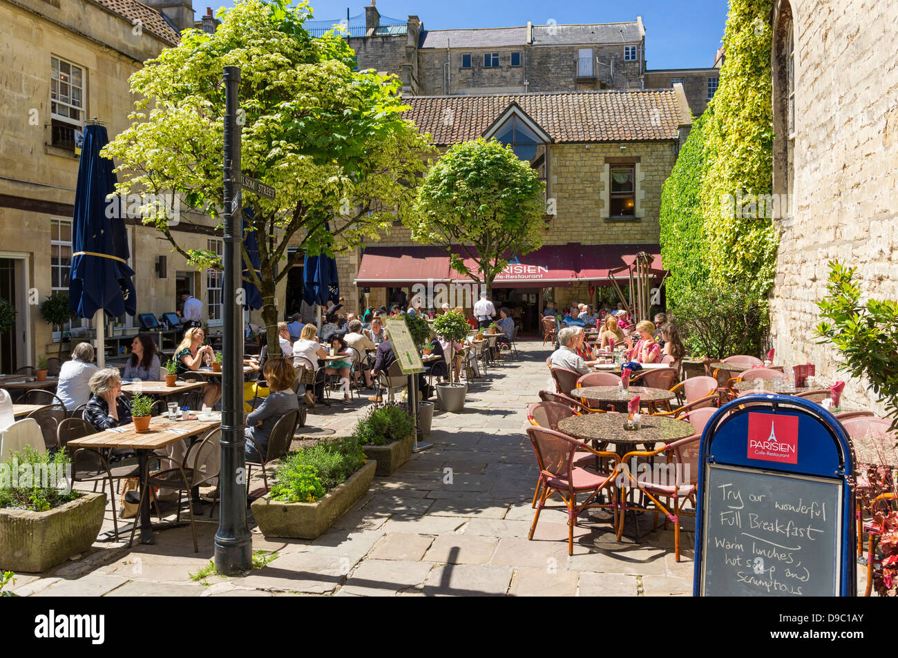 Pavement cafe / restaurant - Parisien in Bath, Somerset, UK Stock Photo
