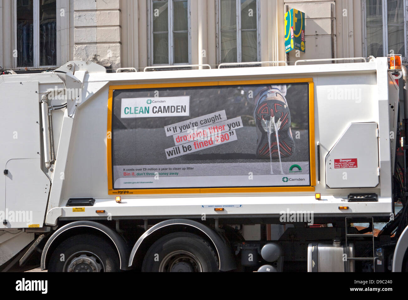 Rubbish collection lorry hi-res stock photography and images - Alamy