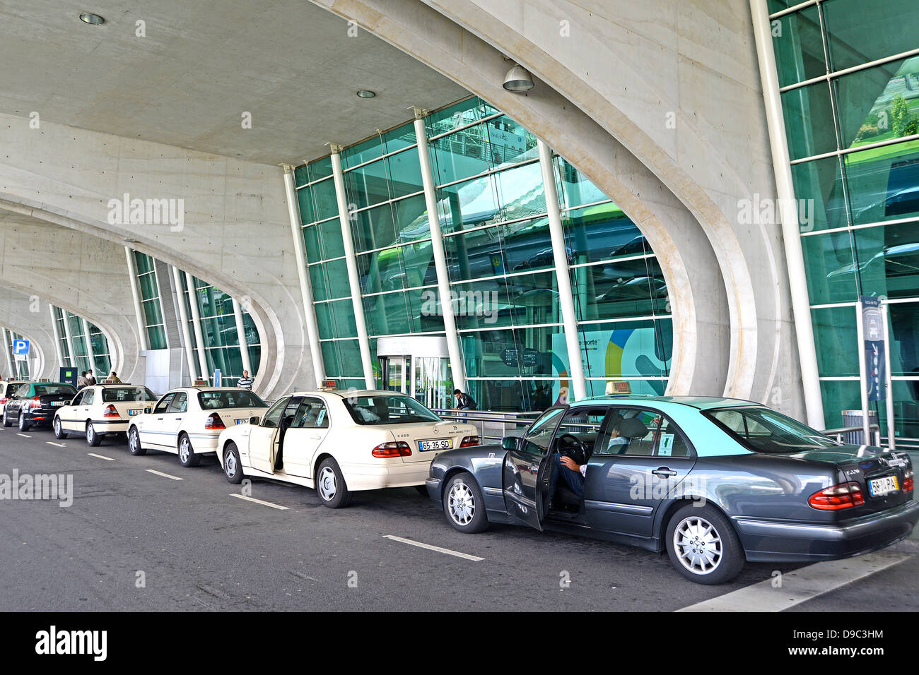 taxis waiting before arrivals hall of Francisco Sa Carneiro international  airport Porto Portugal Stock Photo - Alamy