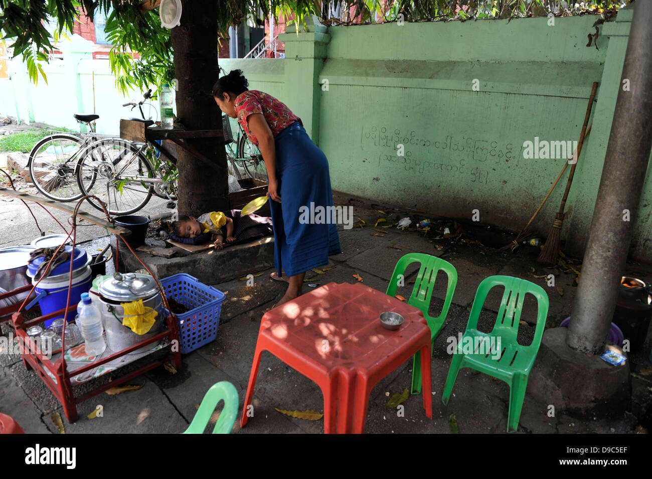 street food vendor in Mandalay Stock Photo