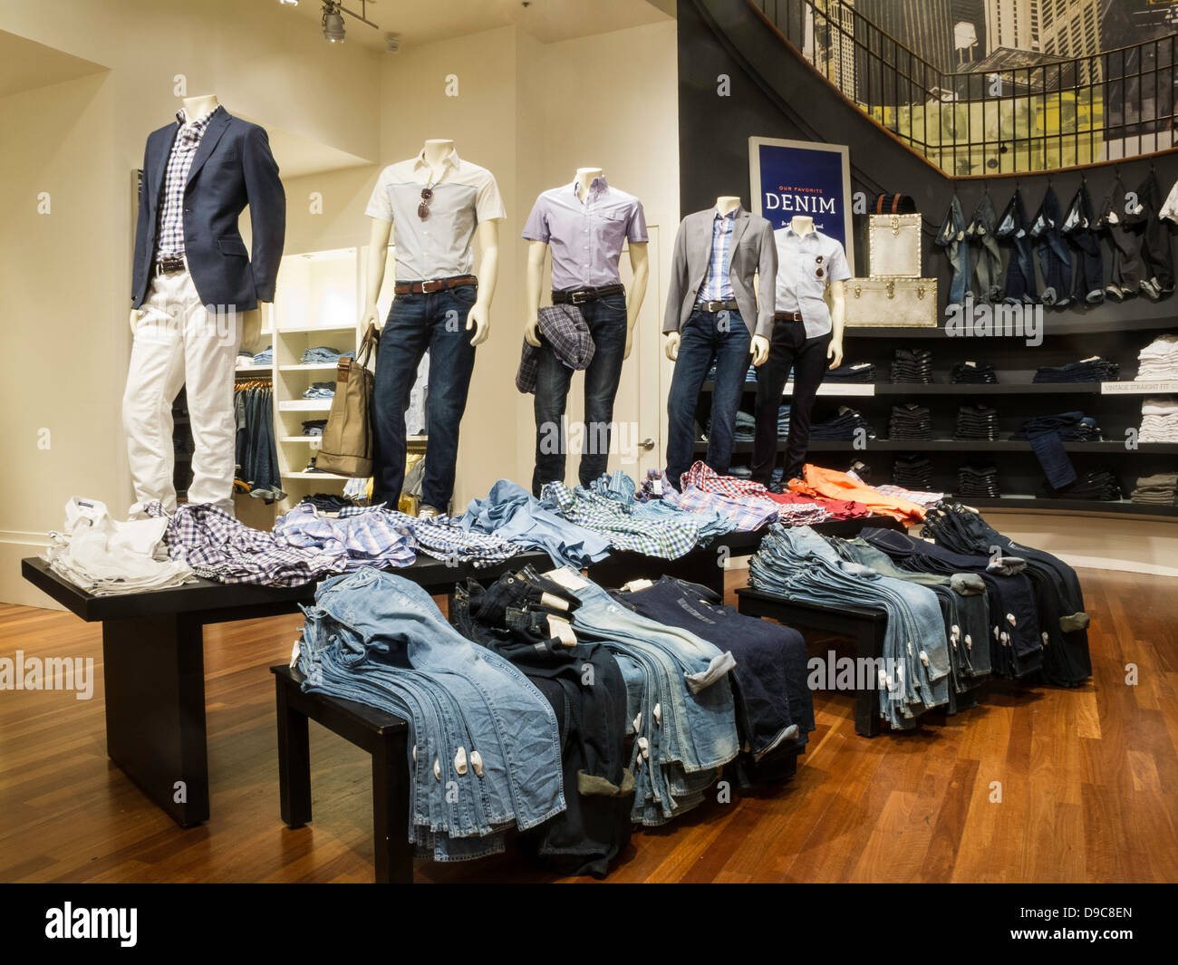 Banana Republic Store Interior, NYC Stock Photo - Alamy