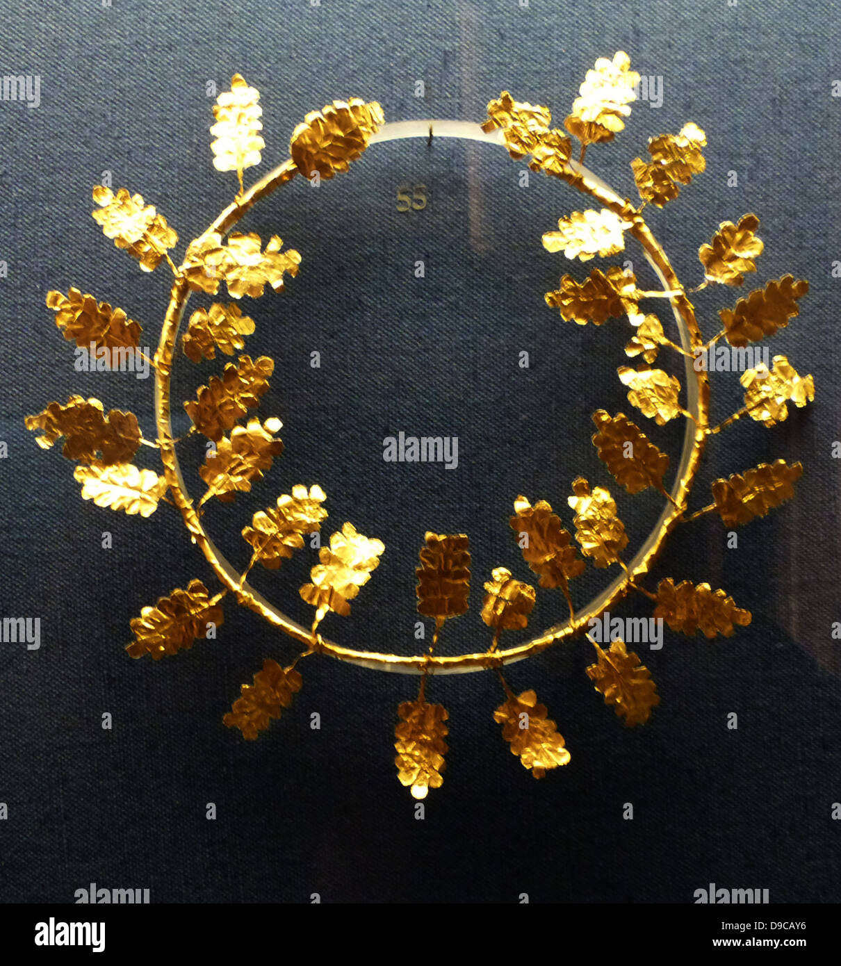 Ancient gold crown hi-res stock photography and images - Alamy