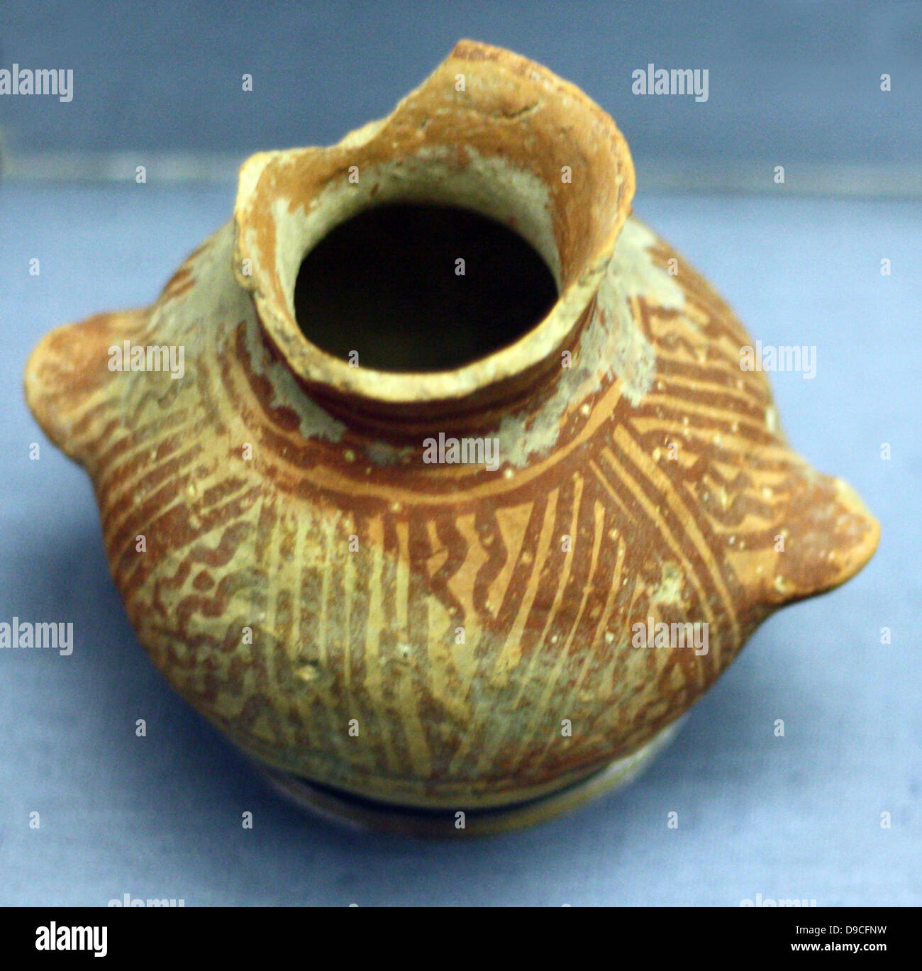 pottery vessel from Palestine, Jericho 3200-3000BC. Found in a tomb Stock Photo