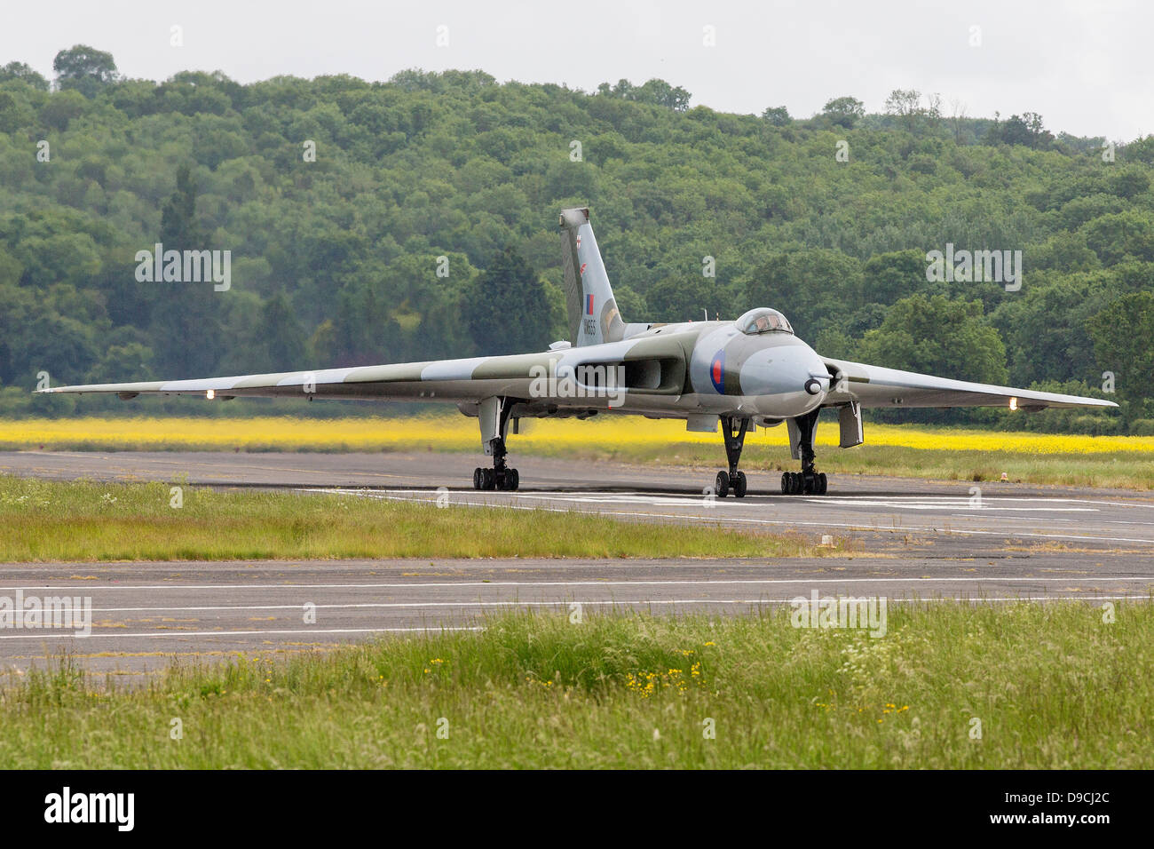 Vulcan xm655 wellesbourne wings wheels hires stock photography and